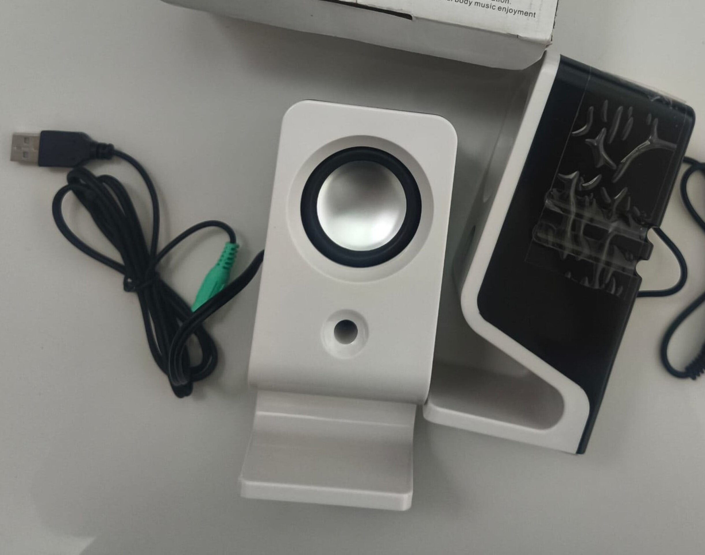 Altavoces de diseño para ordenador USB y Jack 3.5mm - 2